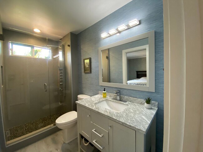 Building Photo - Beautiful 4 Bedroom Carlsbad Home!