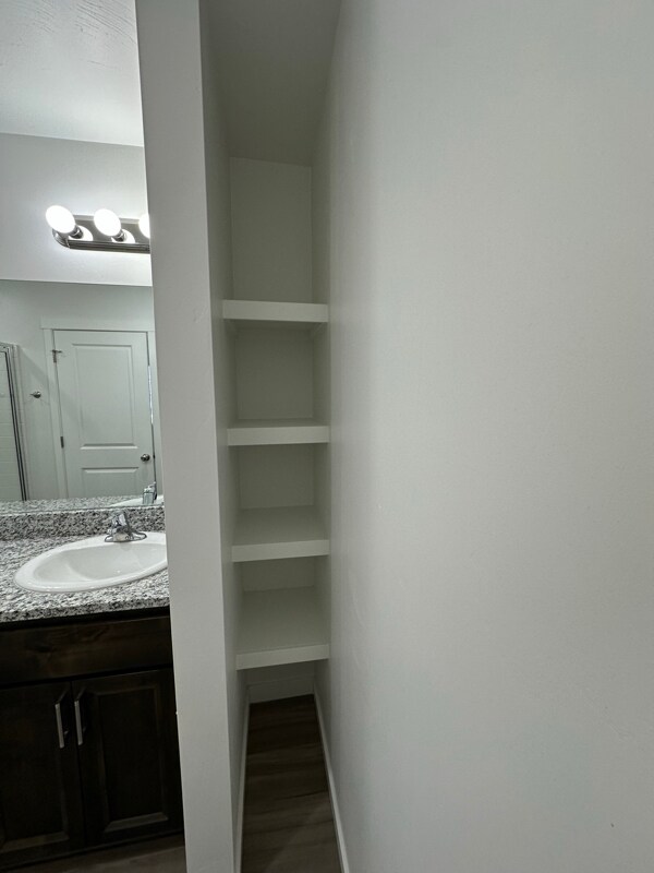 Building Photo - 523 Trails End