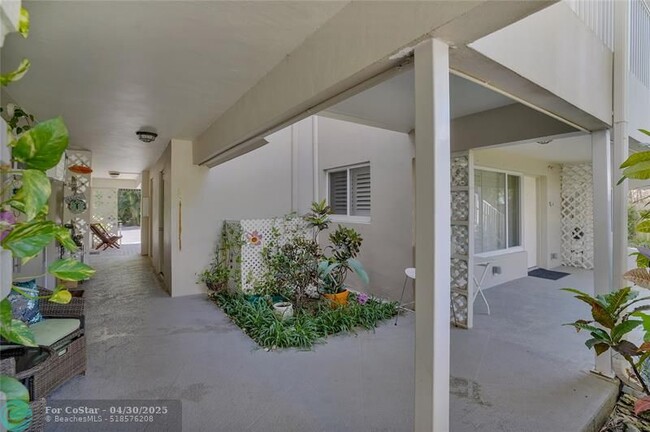 Building Photo - 2501 N Ocean Blvd