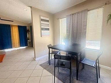 Building Photo - 2860 Juniper Dr