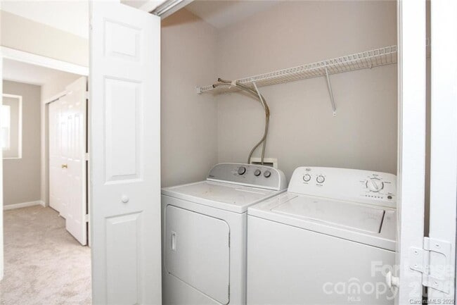 Building Photo - 10816 Carstairs St