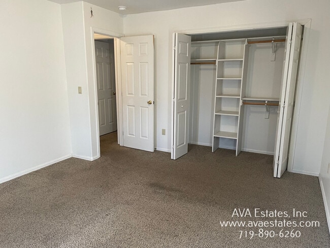 Building Photo - 246 W Coral Dr