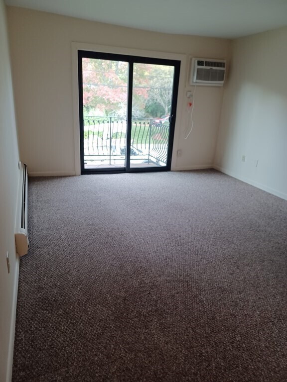 Building Photo - 151 Bittersweet Ln