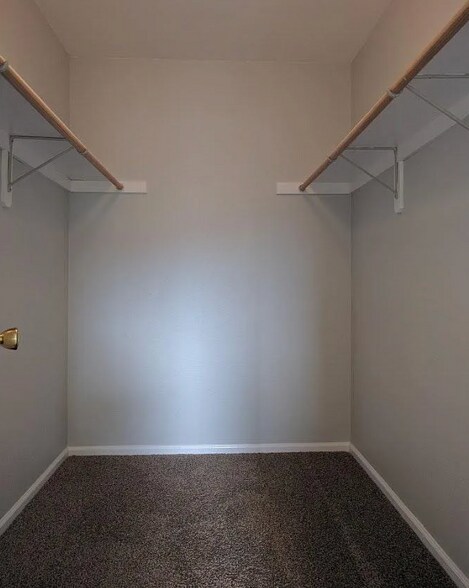 Building Photo - 806 Century Ln