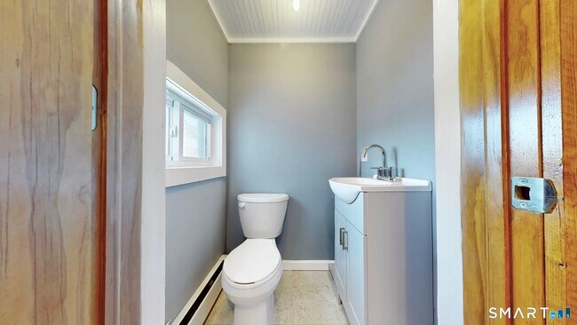 Building Photo - 108 Adams St