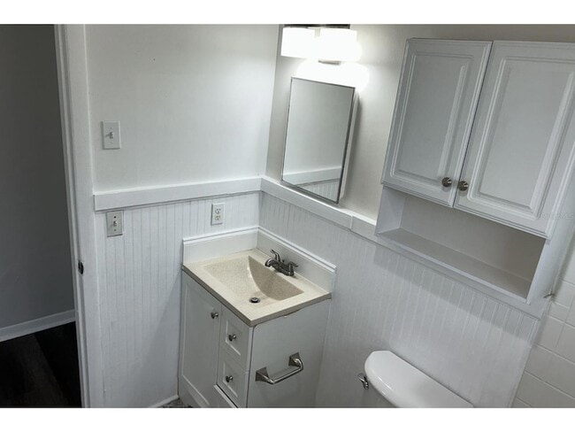 Building Photo - 1241 Pilgrim Rd