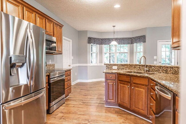 Building Photo - 108 Silverburn Pl
