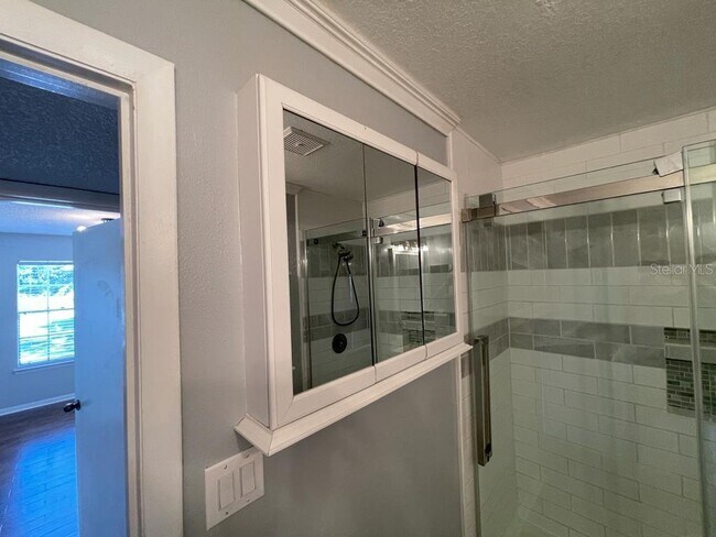 Building Photo - 4401 Thornbriar Ln