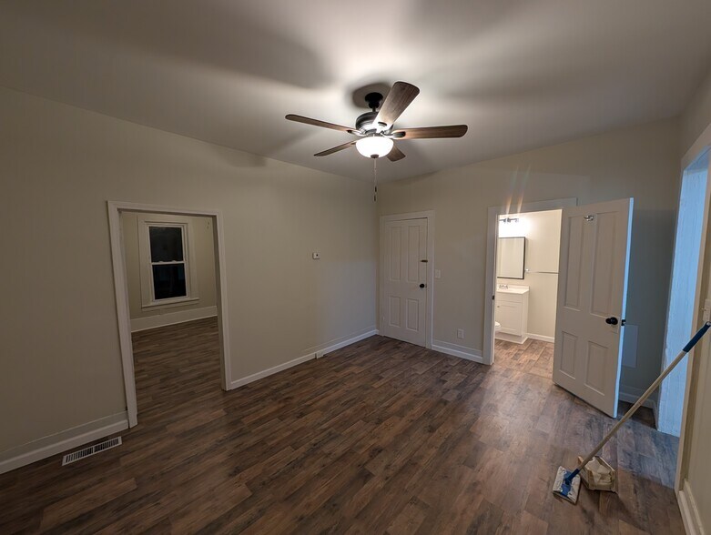 Building Photo - 37 Congress St