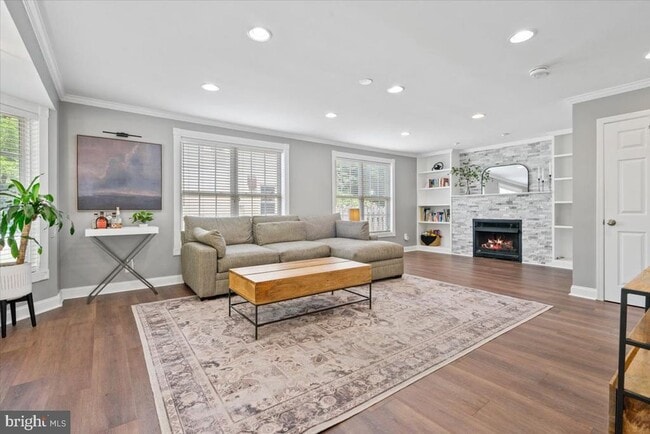 Building Photo - 2819 Summerfield Rd