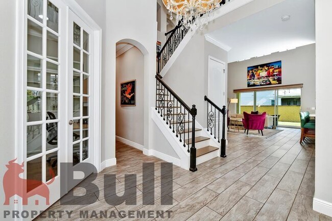 Building Photo - 8233 Canetti St