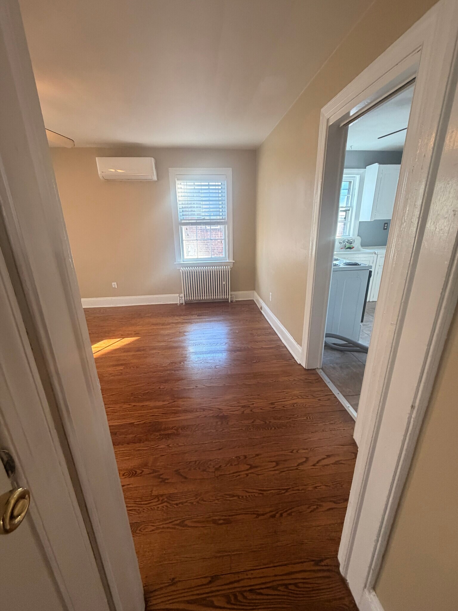 Building Photo - 8402 Flower Ave