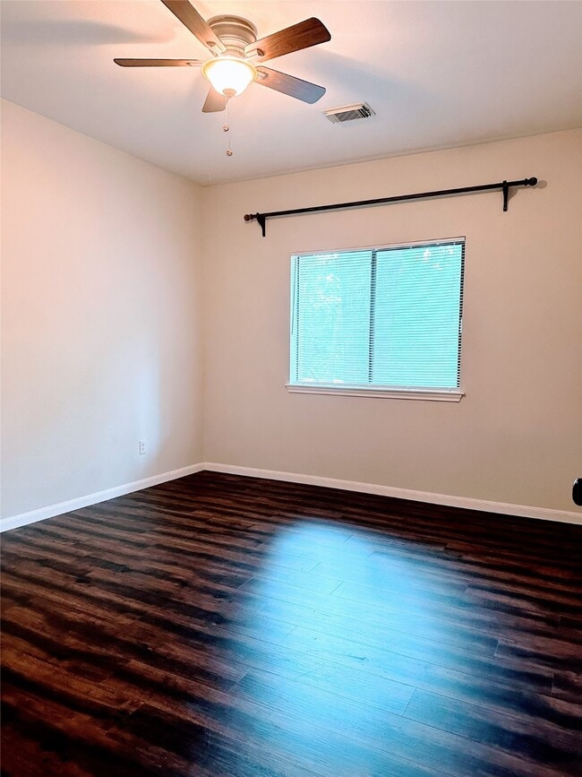 Building Photo - 3500 Tangle Brush Dr