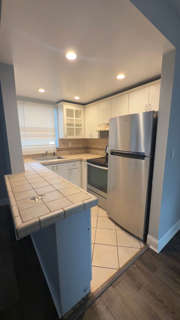 Building Photo - Bright 1 Bed Condo in North Miami Beach | No Minimum Credit
