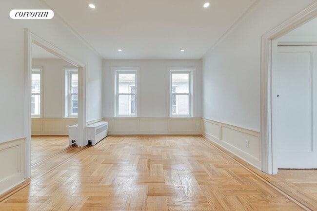 Building Photo - 152 E 53rd St