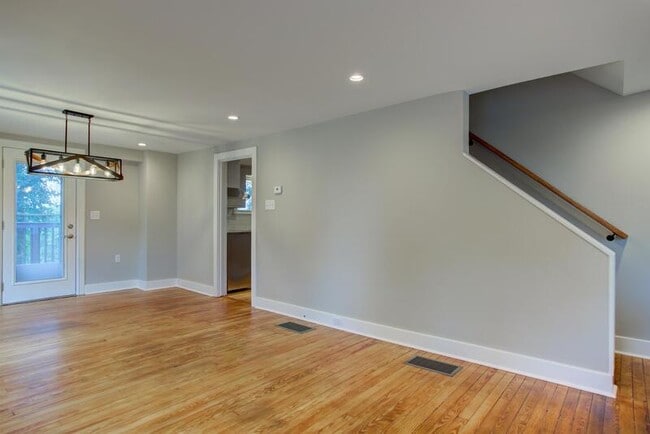 Building Photo - 1057 Ridge Rd