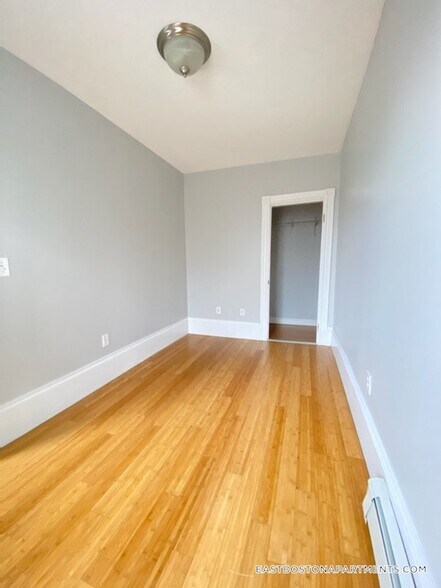 Building Photo - 279 Webster St