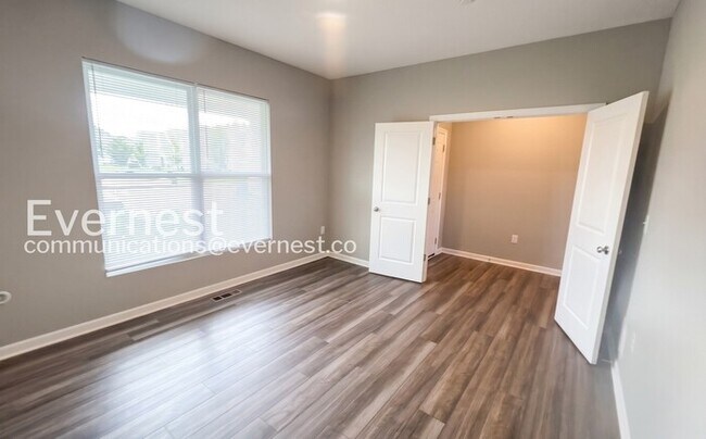 Building Photo - 3 Bed, 3 Bath Home with Garage / Available Now!