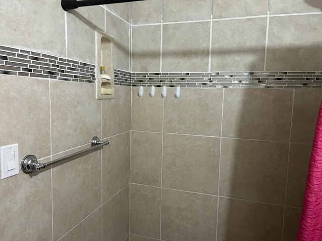 Newly Remodelled Bathroom 05 - 1380 Seaview