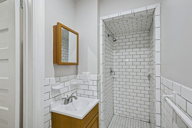 Building Photo - 99 Lincoln St