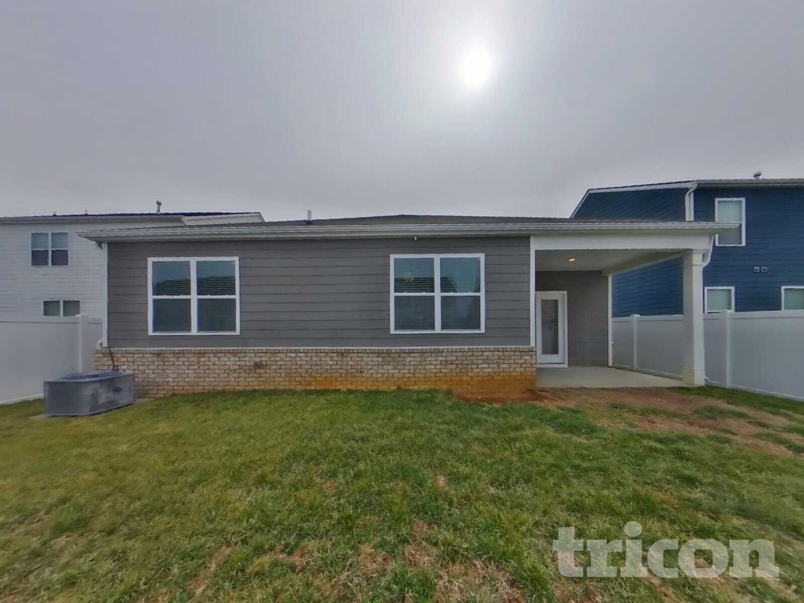 Building Photo - 4050 Beach Wy