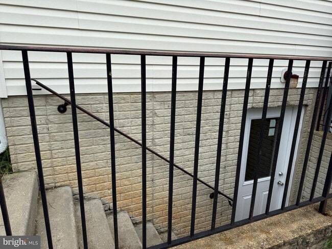 Building Photo - 22271 Goldenrod Dr