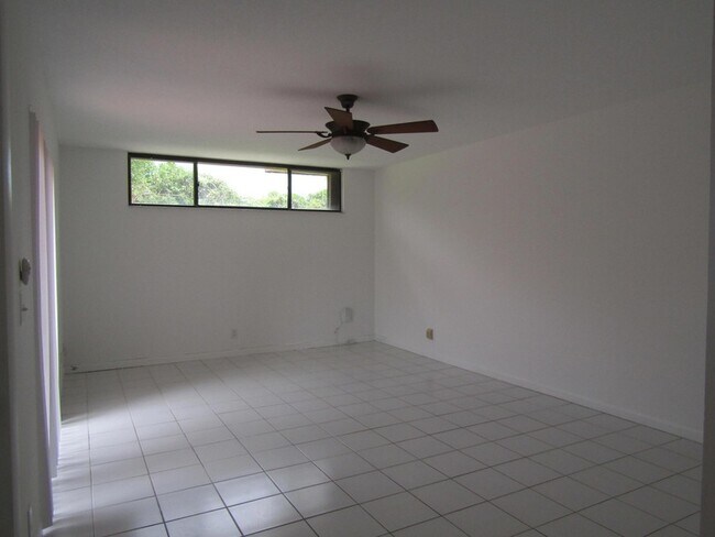 Building Photo - 8345 Trent Ct