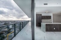 Building Photo - 480 NE 31st St