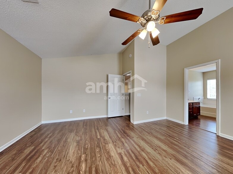 Building Photo - 418 Dovetail Cir