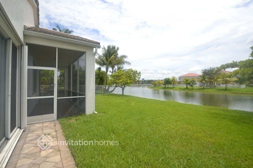 Building Photo - 5213 SW 158th Ave