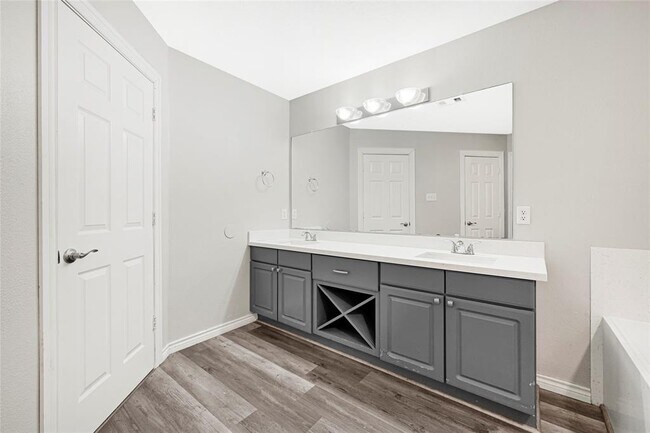 Building Photo - 14607 Keystone Green Dr