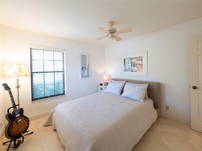 Building Photo - 2899 NW 26th Ave