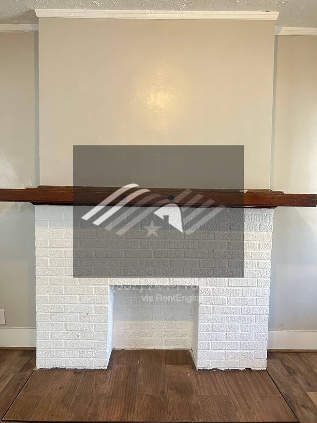 Building Photo - 1023 Clover St