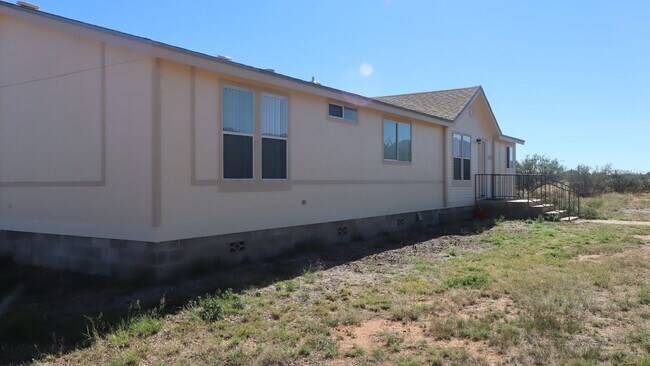 Building Photo - Acreage