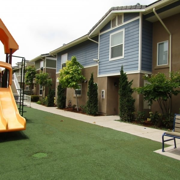 Primary Photo - Courtland Street Apartments