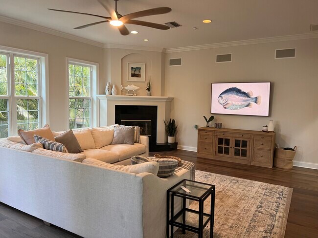 Building Photo - 536 Ontario Ave