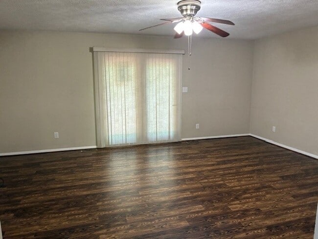 Building Photo - Rambler with Garage in Drum Point