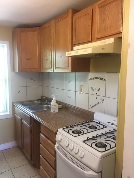 Building Photo - 35 Seel St