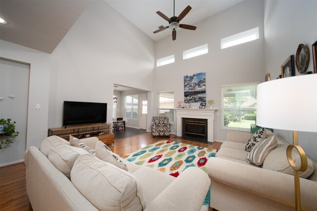Primary Photo - 20722 Fawnbrook Ct