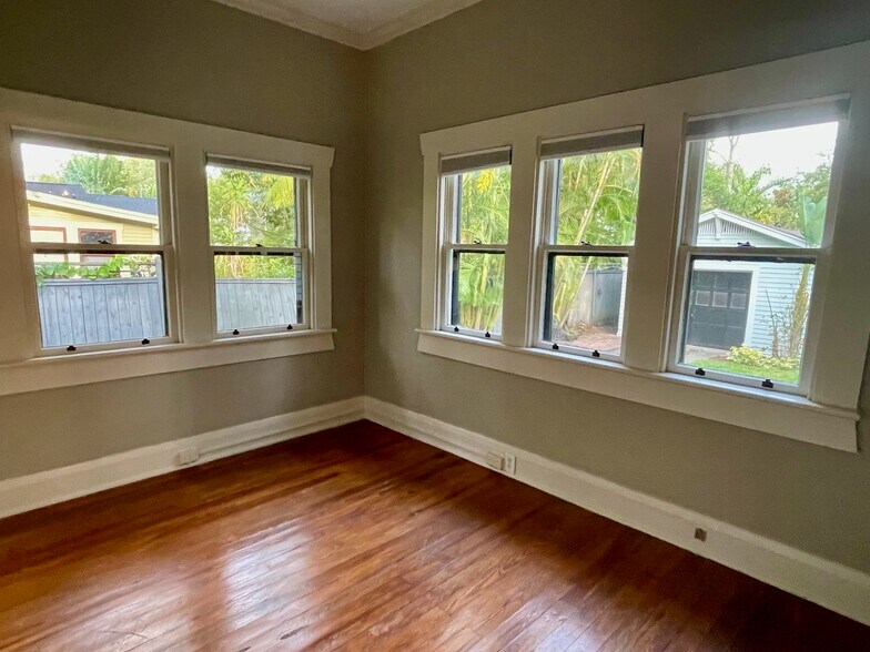 Office/3rd Bedroom - 2114 W Marjory Ave