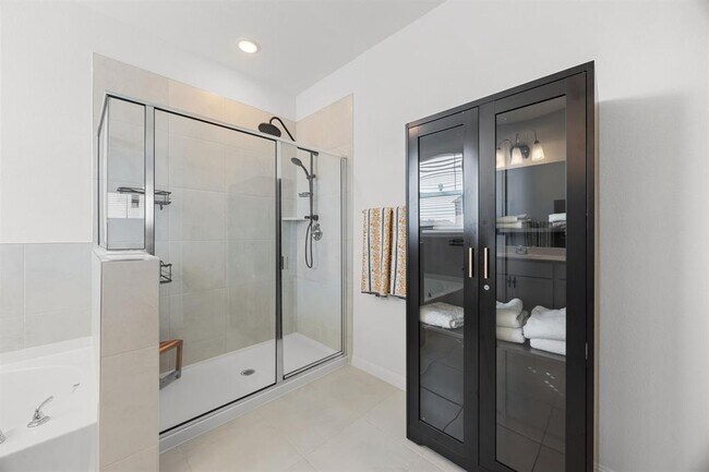 Building Photo - 191 Silverton Ln