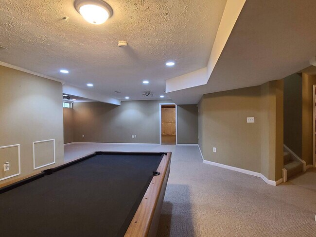 Building Photo - 5 BR, 4 BA Colonial in Lee's Hill