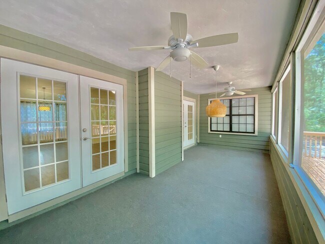 Building Photo - Charming 4BR Home in Haile Plantation with...