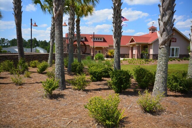 Building Photo - Executive Home in Convenient Location