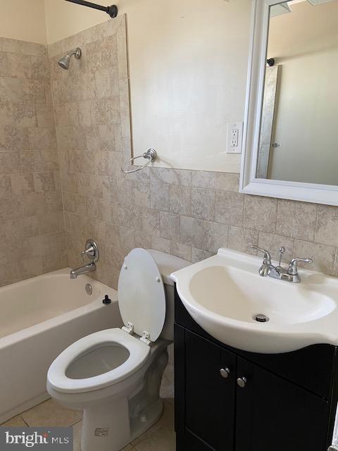 Building Photo - 5715 Simmonds Ave