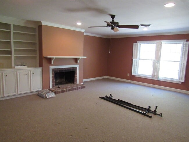 Building Photo - 255 Eastbrooke St