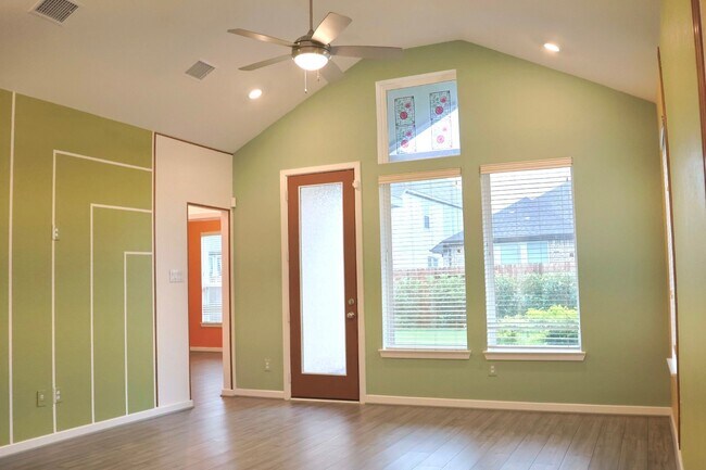 Building Photo - 17631 Carnation Gln Dr
