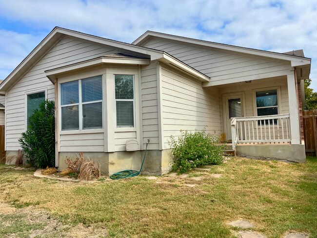 Building Photo - Move-In Special. ½ off the first full month's rent with a 12-month lease.