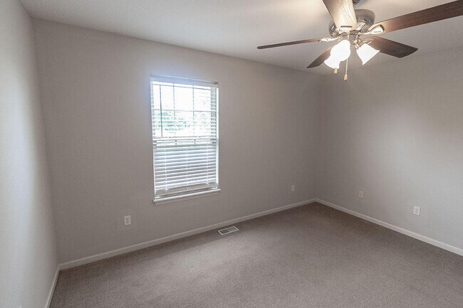 Building Photo - 4005 Snowy Owl Dr