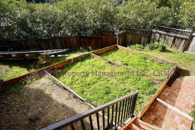 Building Photo - Greenbrae Home with Spacious Yard and Sola...